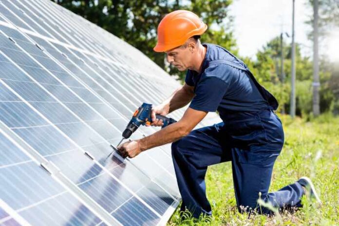 understanding the benefits of a hybrid solar inverter