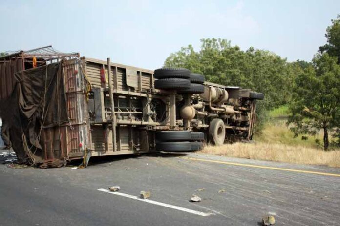 understanding the causes behind truck accidents in florida