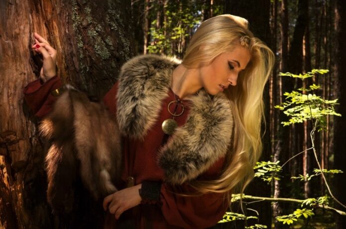 the rise of viking pendants in modern fashion trends