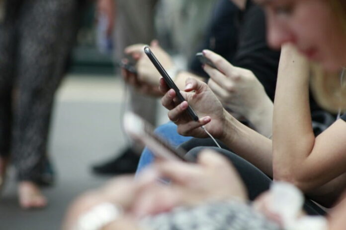 How Mobile Habits Differ Between Northern and Southern Europe